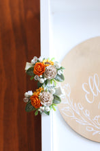 Load image into Gallery viewer, Floral clips - Pumpkin