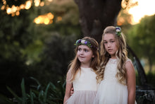 Load image into Gallery viewer, Flower crown - Ebony
