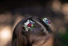 Load image into Gallery viewer, Floral clips - Sapphire