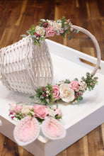 Load image into Gallery viewer, Floral basket - Cotton tail