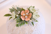 Load image into Gallery viewer, Floral hair clip - Pink Pearl