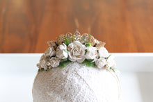 Load image into Gallery viewer, Floral Tiara - White magic