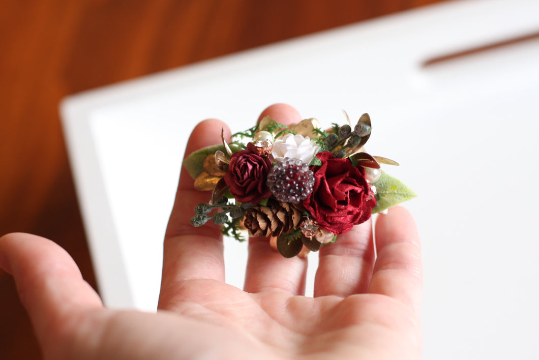 Floral clip - Pine