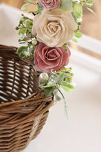 Load image into Gallery viewer, Floral basket - All that glitz