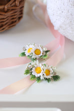 Load image into Gallery viewer, Floral clips - Daisy