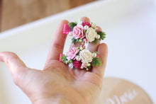 Load image into Gallery viewer, Floral clips - Barbie