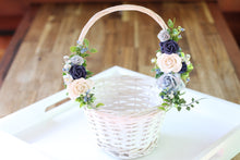 Load image into Gallery viewer, Floral basket - Winter Blues